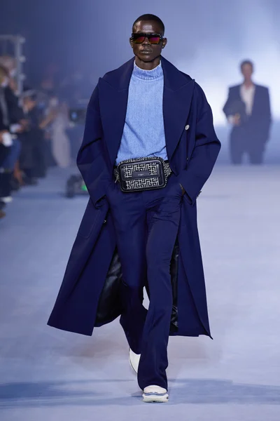Look 99